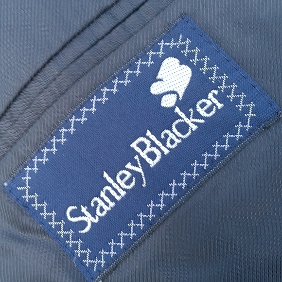Stanley Blacker Men's (2) Button  Luxury Blazer with Metallic Style Buttons - Picture 5 of 16